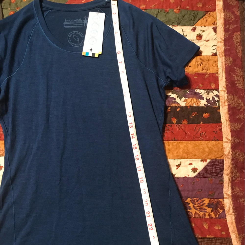 New with tags smartwool merino wool t shirt in navy